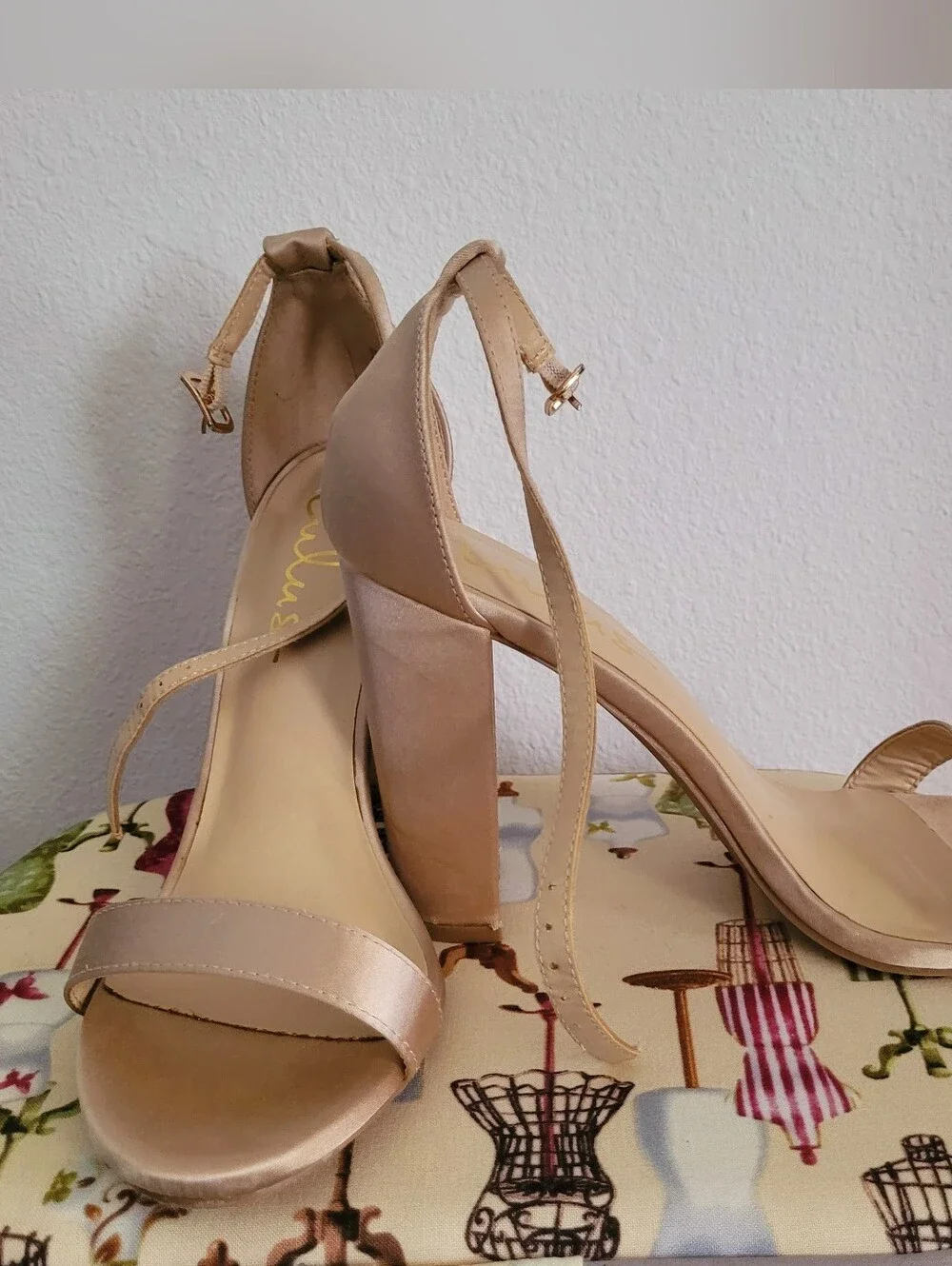 Lulus chic open